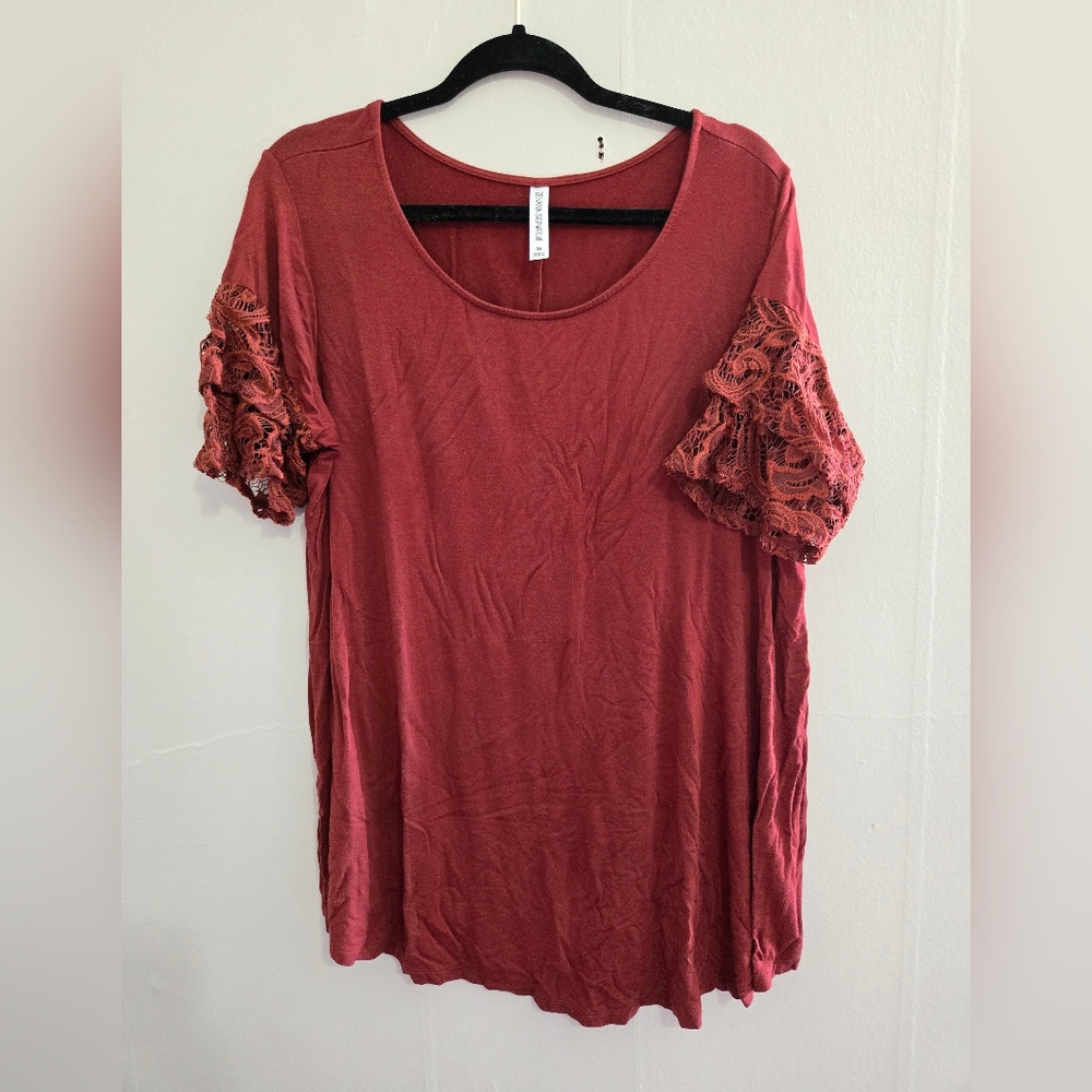 Lace Sleeve Tee